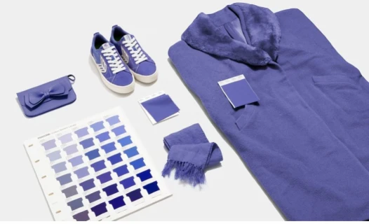 Stylish dengan Outfit Bernuansa Very Peri, Warna yang Jadi Tren di 2022